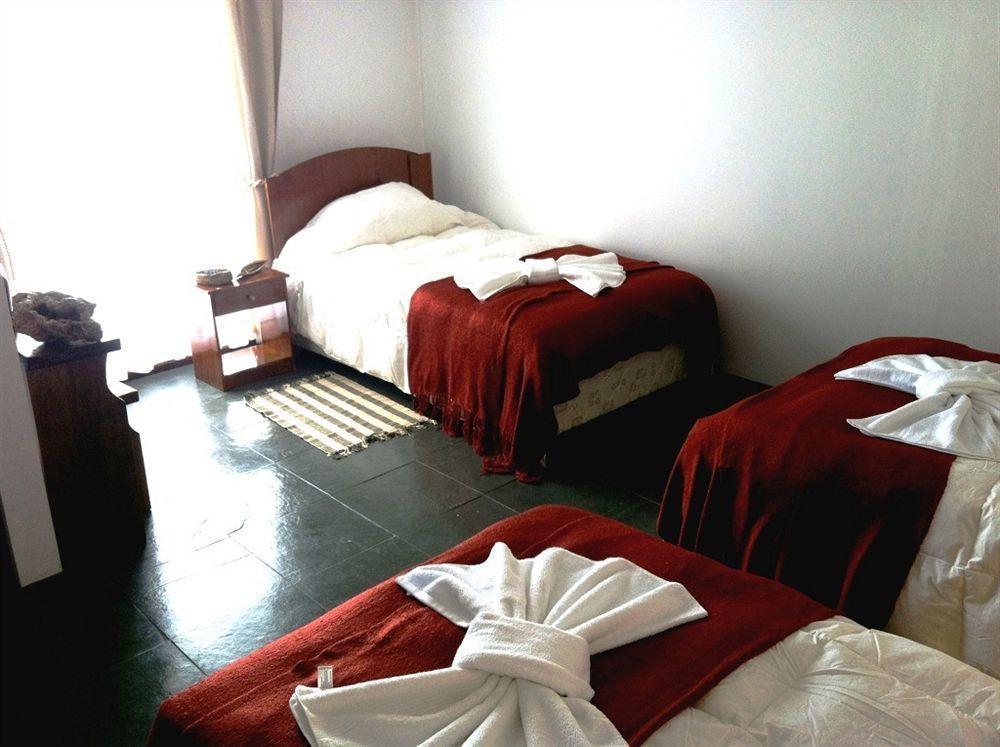 פורטו נטאלס Hotel Hallef מראה חיצוני תמונה